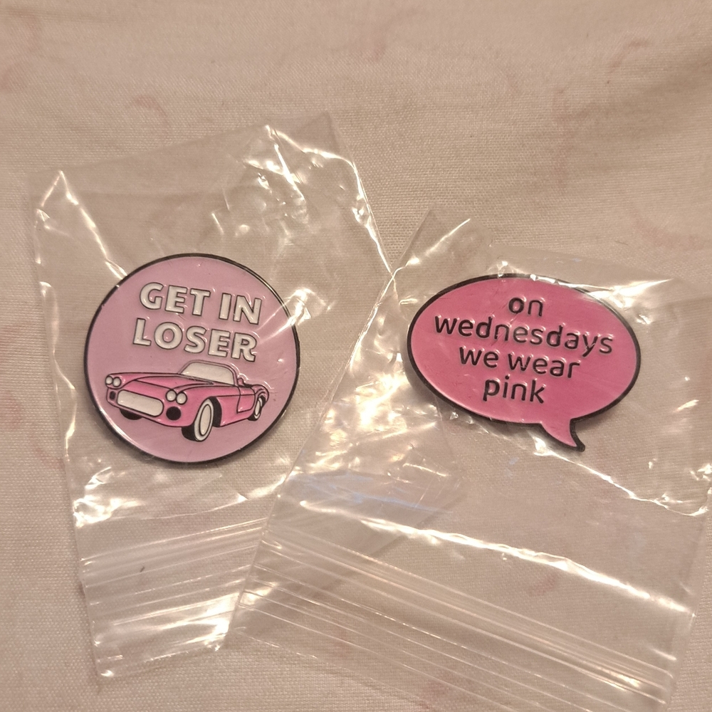 4/$15 🌻 NWT Mean Girls Set Of 2 Pink Quote Pins Set